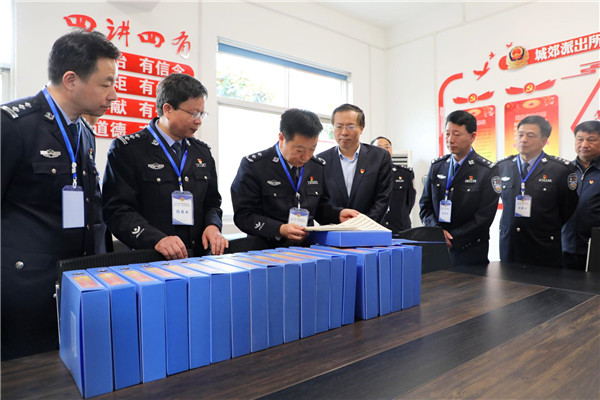 南阳市公安机关高质量推进派出所暨“一村（格）一警”工作现场会在唐河县召开