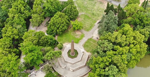 湖北当阳玉泉寺景色宜人