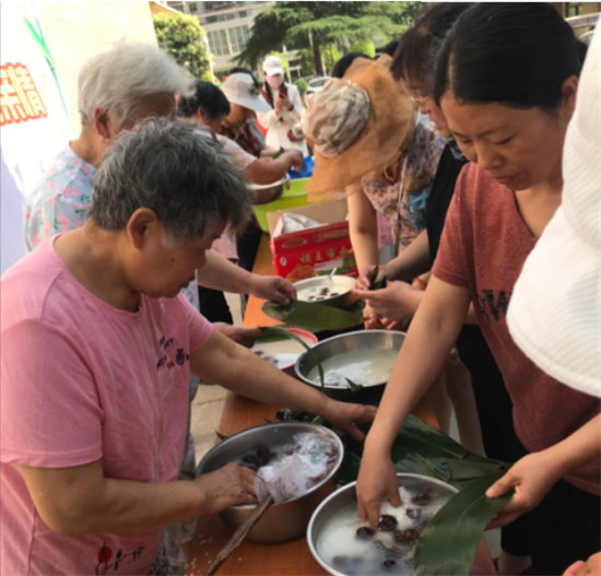 郑州市金水区文化路街道经五路社区开展“弘扬端午文化 和谐邻里亲情”主题活动