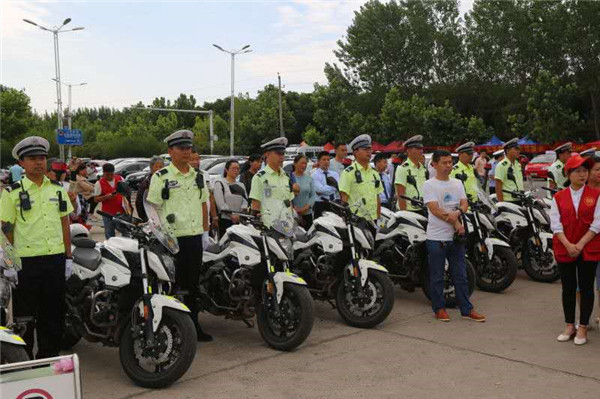 邓州警方全力以赴为8976名高考学子护航