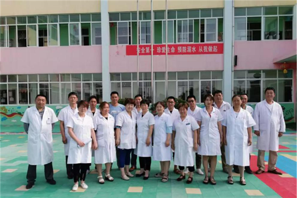 内乡县王店镇卫生院为全镇儿童进行免费体检服务