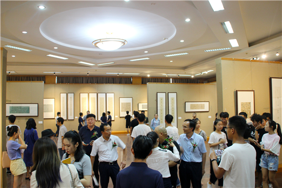 为庆祝建国70周年 河南大学举办池现平书法作品学术展