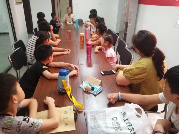 关注孩子心理教育 让孩子快乐学习 ——郑州市人民路街道暑期夏令营之青少年心理与教育课程