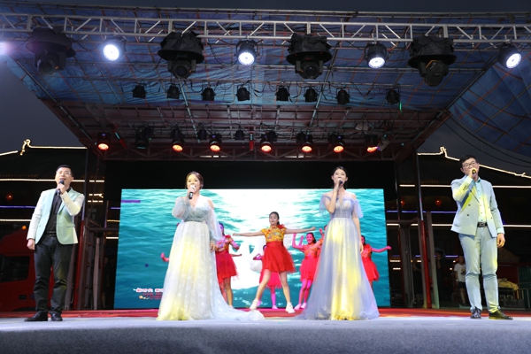 内乡县法院、检察院举办“文明风采”展演文艺晚会