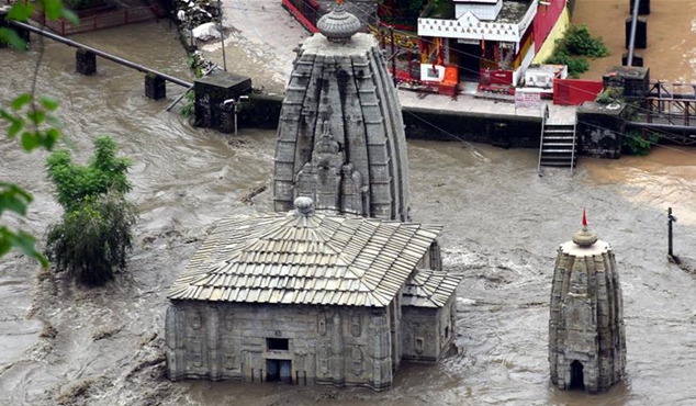 印度喜马偕尔邦持续暴雨 已造成至少18人死亡