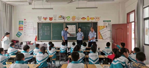 邓州：新华派出所民警深入辖区学校开展防诈骗宣传