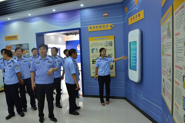 南阳市公安局郝一克副局长深入桐柏县公安局督导调研“精推双基”工作