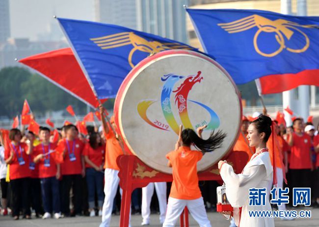 56个民族命运与共 民族团结之花更加绚烂