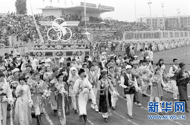 56个民族命运与共 民族团结之花更加绚烂