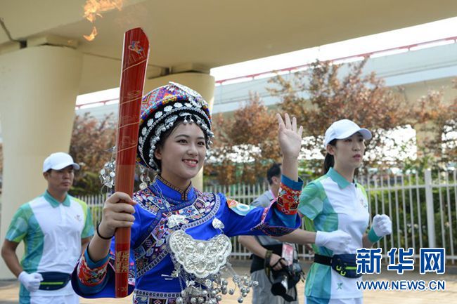 56个民族命运与共 民族团结之花更加绚烂