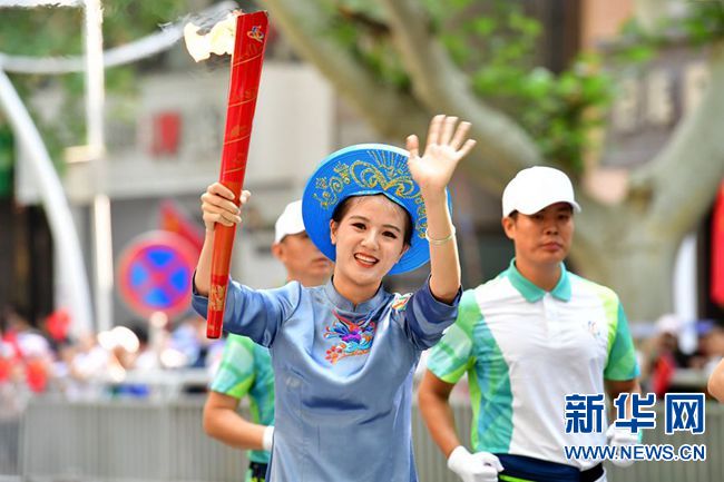 56个民族命运与共 民族团结之花更加绚烂