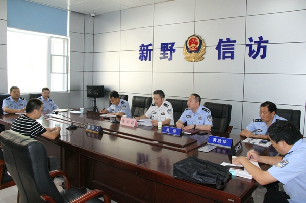 魏玉廷同志深入新野督导检查工作