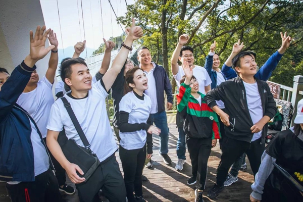 河南省非公有制青年企业家联合会百位企业家重走长征路为祖国庆生