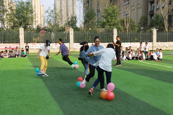 郑州市中原区新街坊小学举行第二届体育达标趣味运动会