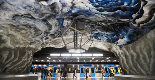 瑞典斯德哥尔摩地铁：色彩缤纷 宛若地下艺术长廊
