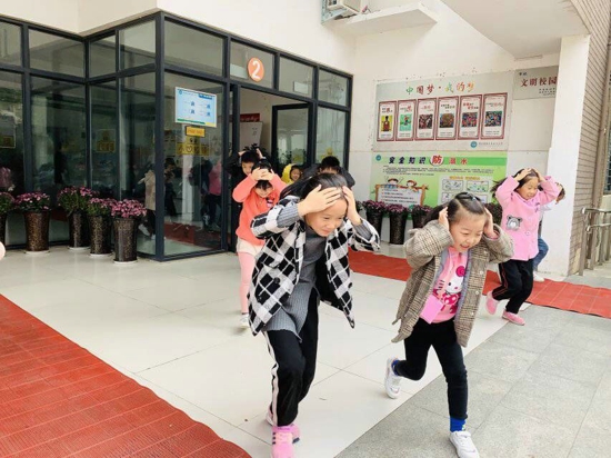 演练，只为更加热爱 ——郑州高新区五龙口小学举行地震应急疏散演练