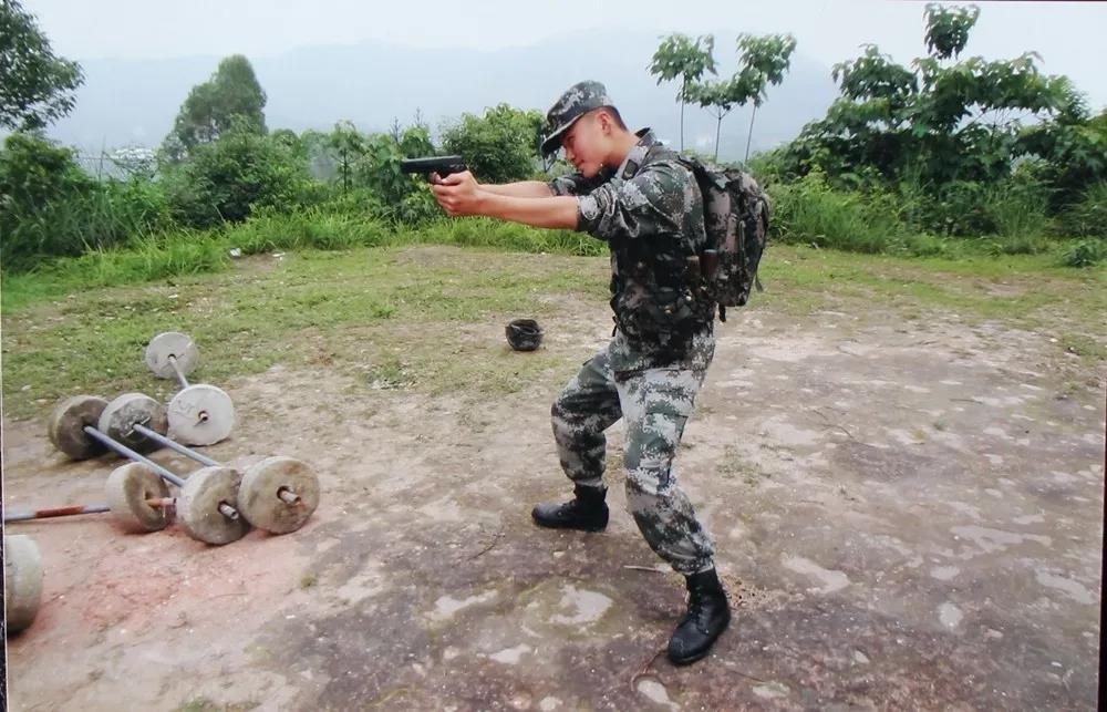 骄傲！国庆阅兵战旗方队队员，有咱永城小伙