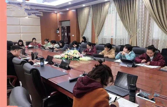 郑州市实验小学开展课程体系建设研讨会