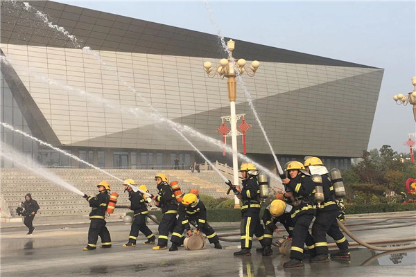 南阳市委常委、政法委书记张明体出席2019年“119”消防宣传月启动仪式