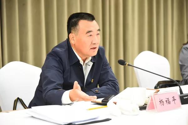 郑州市新的社会阶层人士统战工作推进会在新郑召开