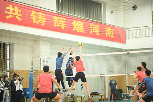 中央媒体团走进河南省体育局 共话身边的公益