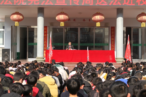 社旗法院多形式开展“宪法宣传周”活动