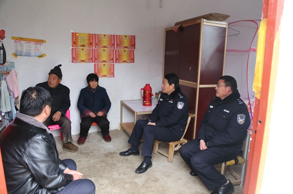 社旗县公安局长高青到下洼镇开展“百万警进千万家”活动