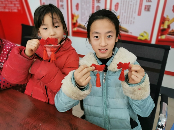 巧手做发饰，快乐迎新年 ——郑州市金水区工人新村社区DIY手工活动