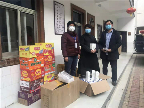  抗击疫情 郑州市人大代表刘红捐赠一批紧缺物资