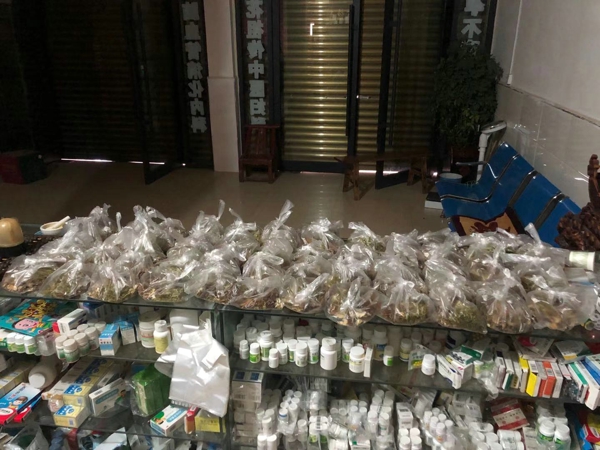 邓州：​警民同心抗击疫情  社会爱心人士纷纷慰问一线公安民警