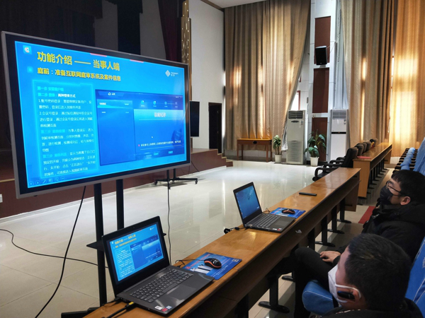 宛城区法院:同心抗疫勇担当 “云间”庭审司法忙