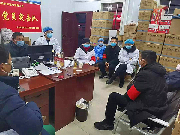 社会各界纷纷为邓州市第二人民医院捐赠各类阻疫物品