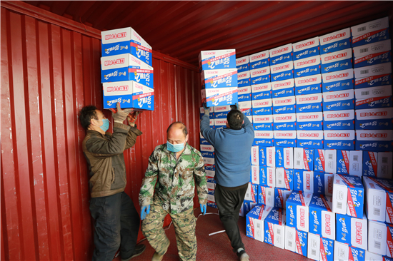 守望相助 白象食品再向雷神山医院捐献2000箱方便食品