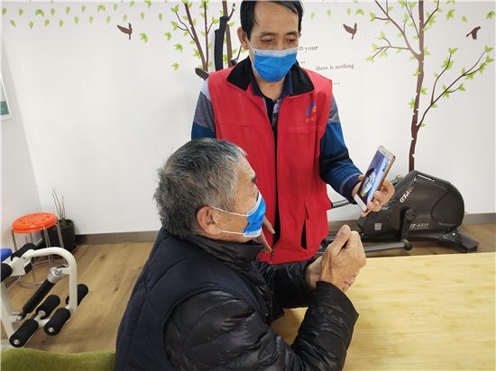 【社区战“疫”】郑州市南阳路社区刘新丽：忙于防控一线 将父亲托付给养老中心