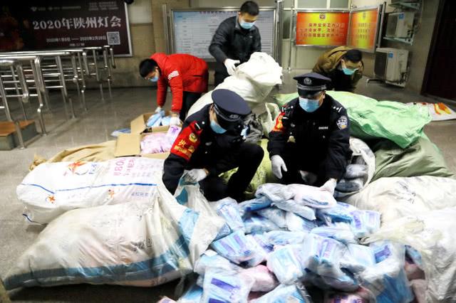 郑州济南铁警联合查获假冒“飘安”牌口罩32万只 生产过程没有消毒和防护措施