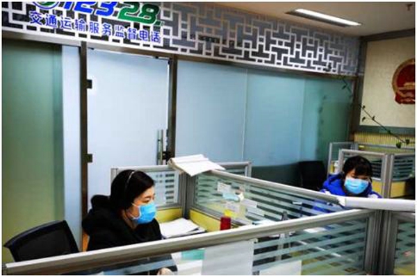 南阳保安：服务在线尽职守 责任担当抗疫情