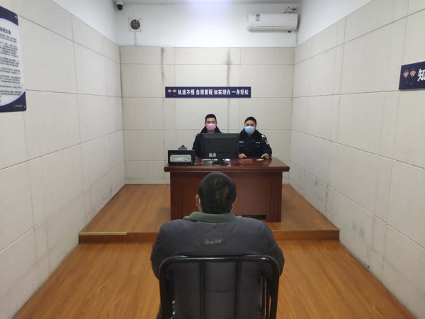 邓州警方抓获两名逃亡20年的犯罪嫌疑人