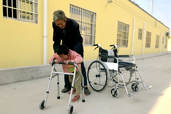 惠民!汝州:贫困重度残疾人家庭“改出”新生活