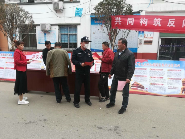 内乡县公安局组织开展“全民国家安全教育日”宣传活动