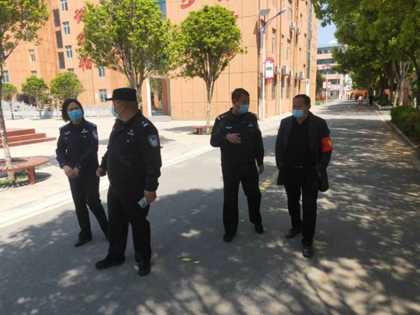 邓州警方：开展校园安全检查  筑牢师生安全网