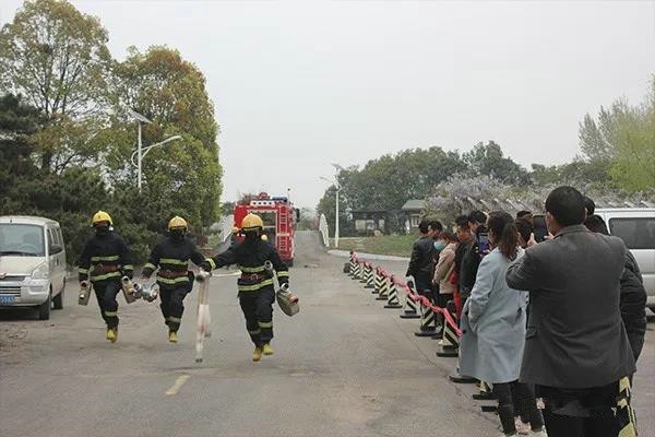 南阳消防救援支队为复工企业及单位开展员工消防安全培训