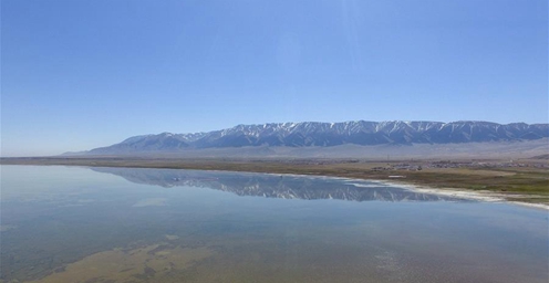 新疆：巴里坤湖春日美如画