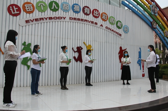 翰林朗悦同步演练 复学之路行则将至 ——郑州高新区外国语小学开展新冠肺炎疫情防控三次复学演练