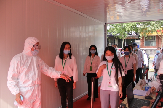 翰林朗悦同步演练 复学之路行则将至 ——郑州高新区外国语小学开展新冠肺炎疫情防控三次复学演练