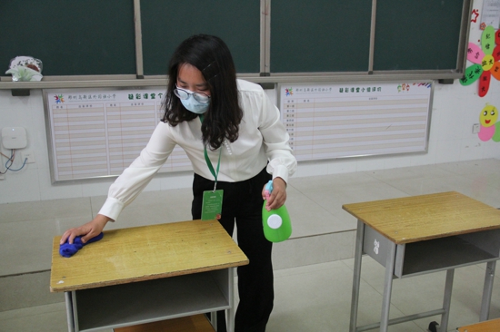 翰林朗悦同步演练 复学之路行则将至 ——郑州高新区外国语小学开展新冠肺炎疫情防控三次复学演练