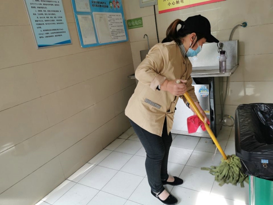 翰林朗悦同步演练 复学之路行则将至 ——郑州高新区外国语小学开展新冠肺炎疫情防控三次复学演练
