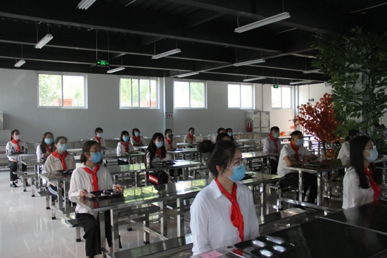 翰林朗悦同步演练 复学之路行则将至 ——郑州高新区外国语小学开展新冠肺炎疫情防控三次复学演练