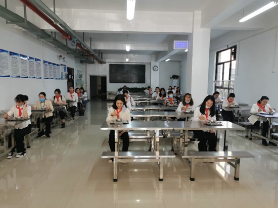 翰林朗悦同步演练 复学之路行则将至 ——郑州高新区外国语小学开展新冠肺炎疫情防控三次复学演练