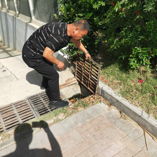 周口现代城排水不畅，地下室变“污水坑”  居民投诉：金玉其外败絮其中