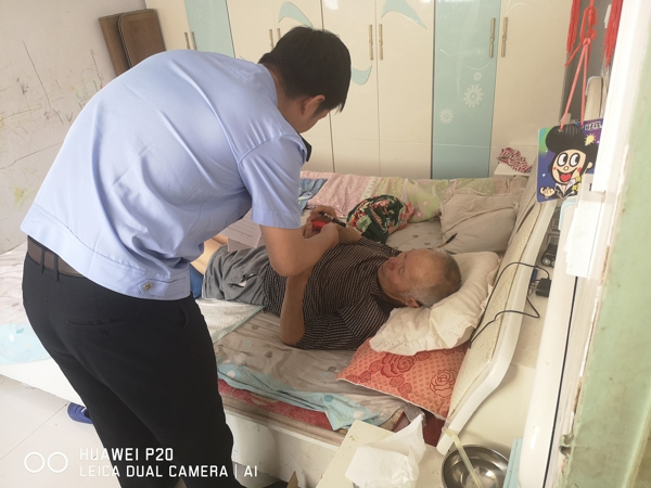 南阳市卧龙区法院：把法律的温暖送到病榻前